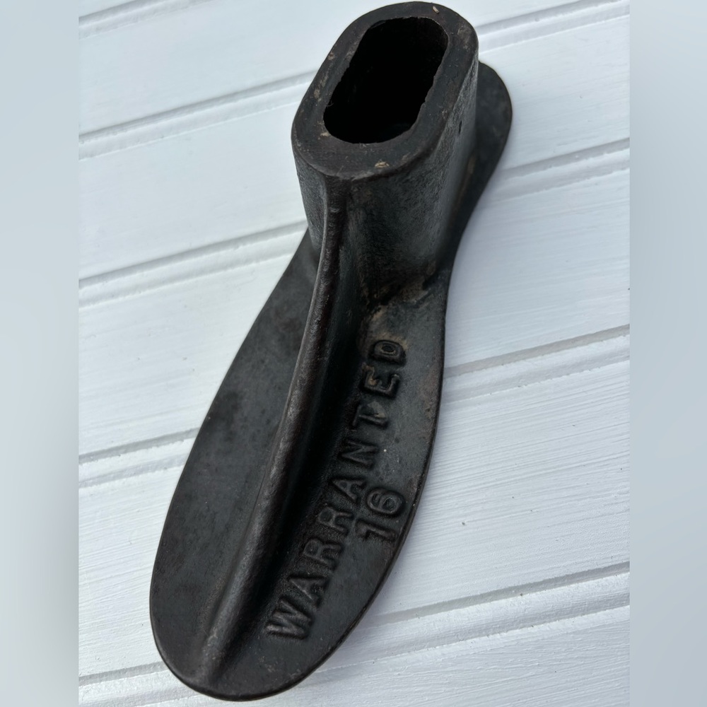 EARLY 1900'S  CAST IRON COBBLER'S SHOE FORM